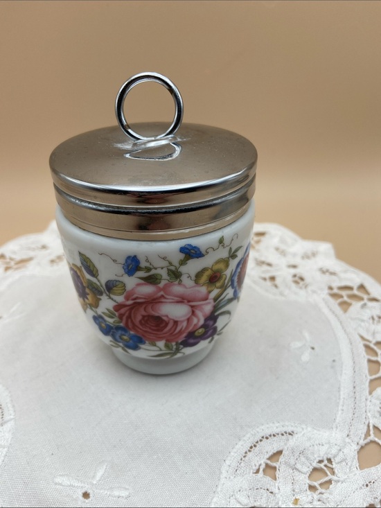 Royal Worcester Other - Royal Worcester Bournemouth Spray Egg Coddler - King Size - READ